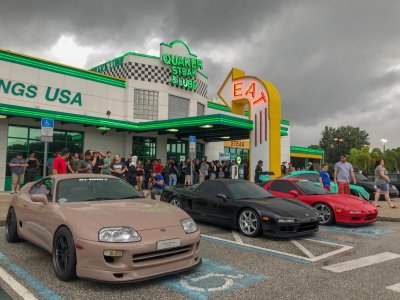 NSXs at Quaker Steak.jpg