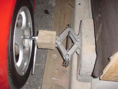 Wheel lug.jpg