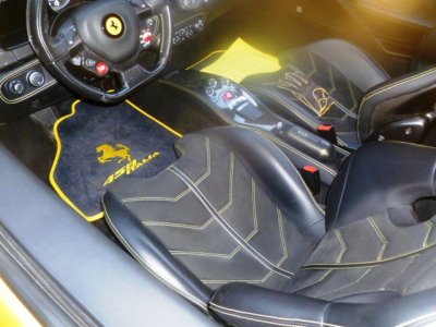 BD's 4 2013 458 interior Goldrake racing seats.JPG