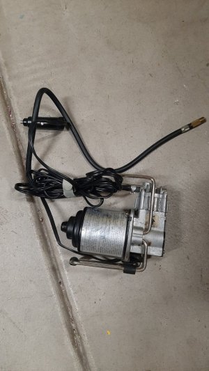 tire air compressor pump.jpg