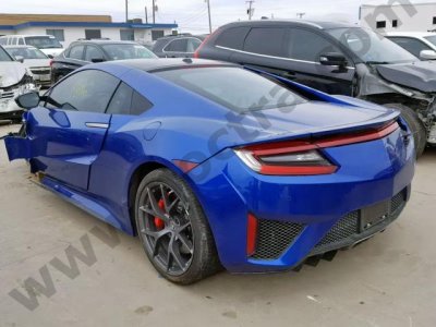 2017-Acura-Nsx-front-right-28781449 (1).jpg