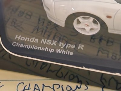 Kyosho NSX-R 03322W 03.jpg