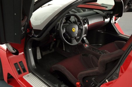 Pininfarina-Ferrari-P4-5-interior-med.jpg