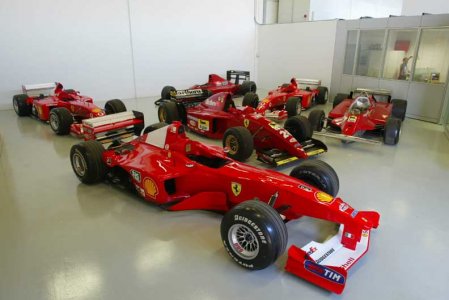 #1a f1clienti_vendita_group_shot.jpg