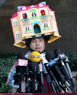 wtf_pics-doll-house-head.jpg