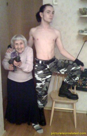 wtf_pictures-grannies-n-guns.jpg