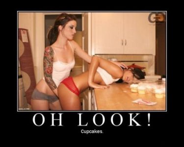 look-cupcakes-demotivational-poster.jpg