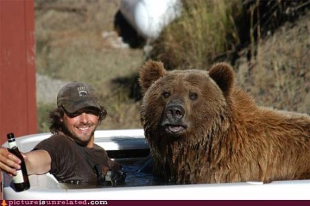 wtf-pics-grizzly-hot-tub.jpg