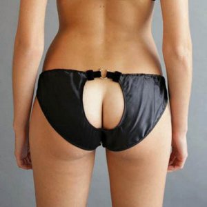 butt-cleavage-underwear.jpg