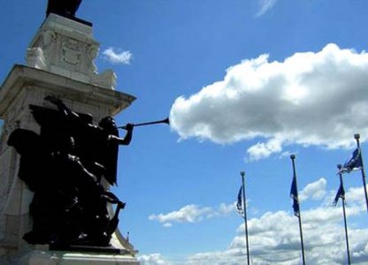 cloud-statue-illusion.jpg