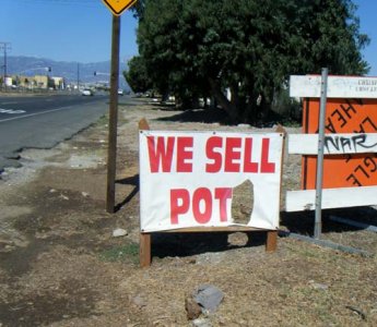 roadside-pots-vendor.jpg