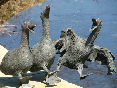 jokester-geese-statues.jpg