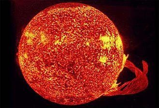 67271main_Sun_prominence (2).jpg