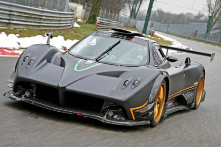 Pagani-Zonda_R_2008_02.jpg