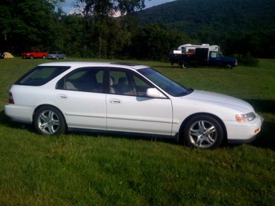 wagon at Lime Rock.jpg