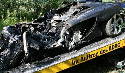 McLaren-MP4-12C-Wrecked-by-Fire-in-Germany.jpg