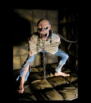 neca-iron-maiden-eddie-piece-of-mind-.jpg