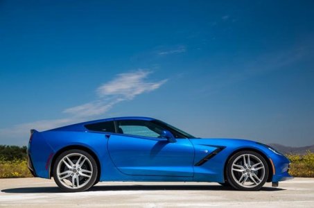 2014-Chevrolet-Corvette-Stingray-z51-sidee.jpg