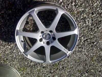 Konig Tantrum rear 18 inch wheel with crack.jpg