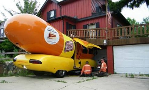 wienermobile-crash1.jpg