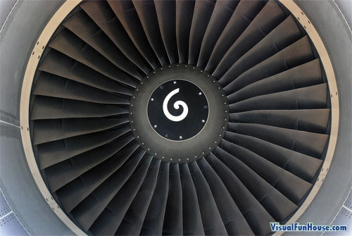 jet-engine-optical-illusion.jpg