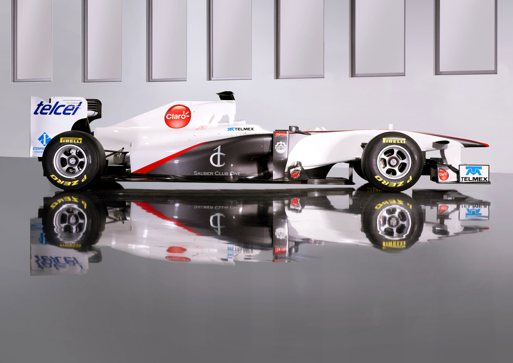 sauber_c30_studio_2011-3.jpg