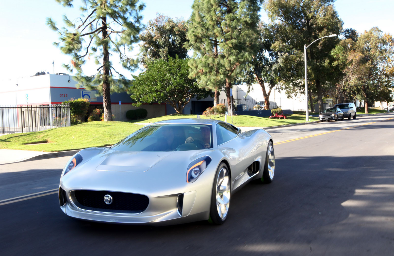 jaguar-c-x75-75.jpg