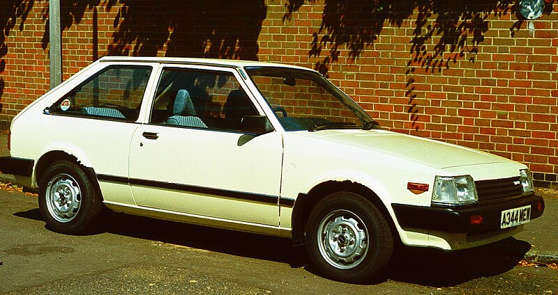 800px-Mazda_323_Hatchback_1982.jpg