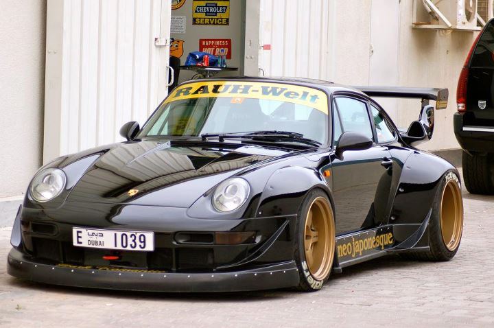 rauhwelt-993r-dubai.jpg