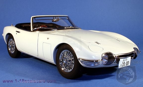 Toyota_2000GT_007_front_quarter.jpg