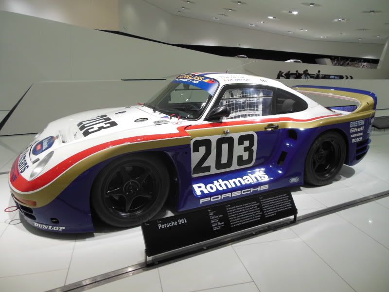 germanystuggartPorscheMuseo961.jpg