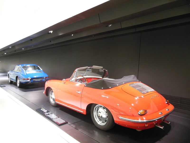 germanystuggartPorscheMuseoCab.jpg