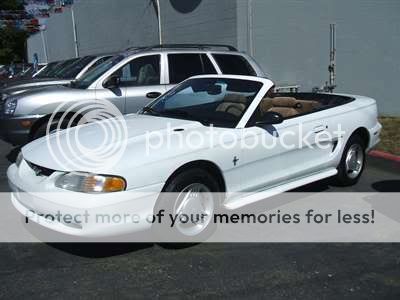 1994_FORD_MUSTANG_CONVERTIBLE_20900.jpg