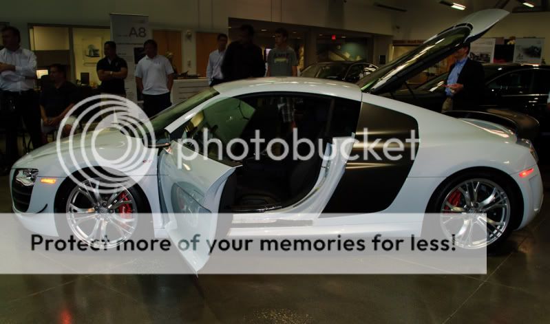 LR-9-15-11_AudiR8Unveiling-5.jpg