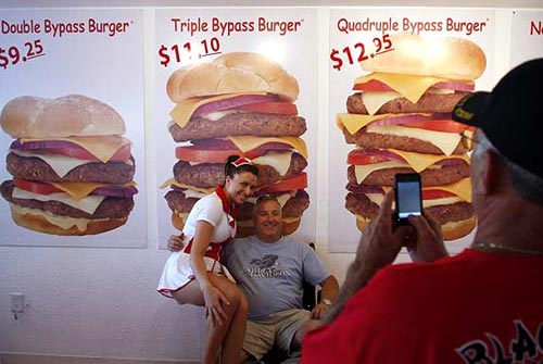 heart-attack-grill-02.jpg